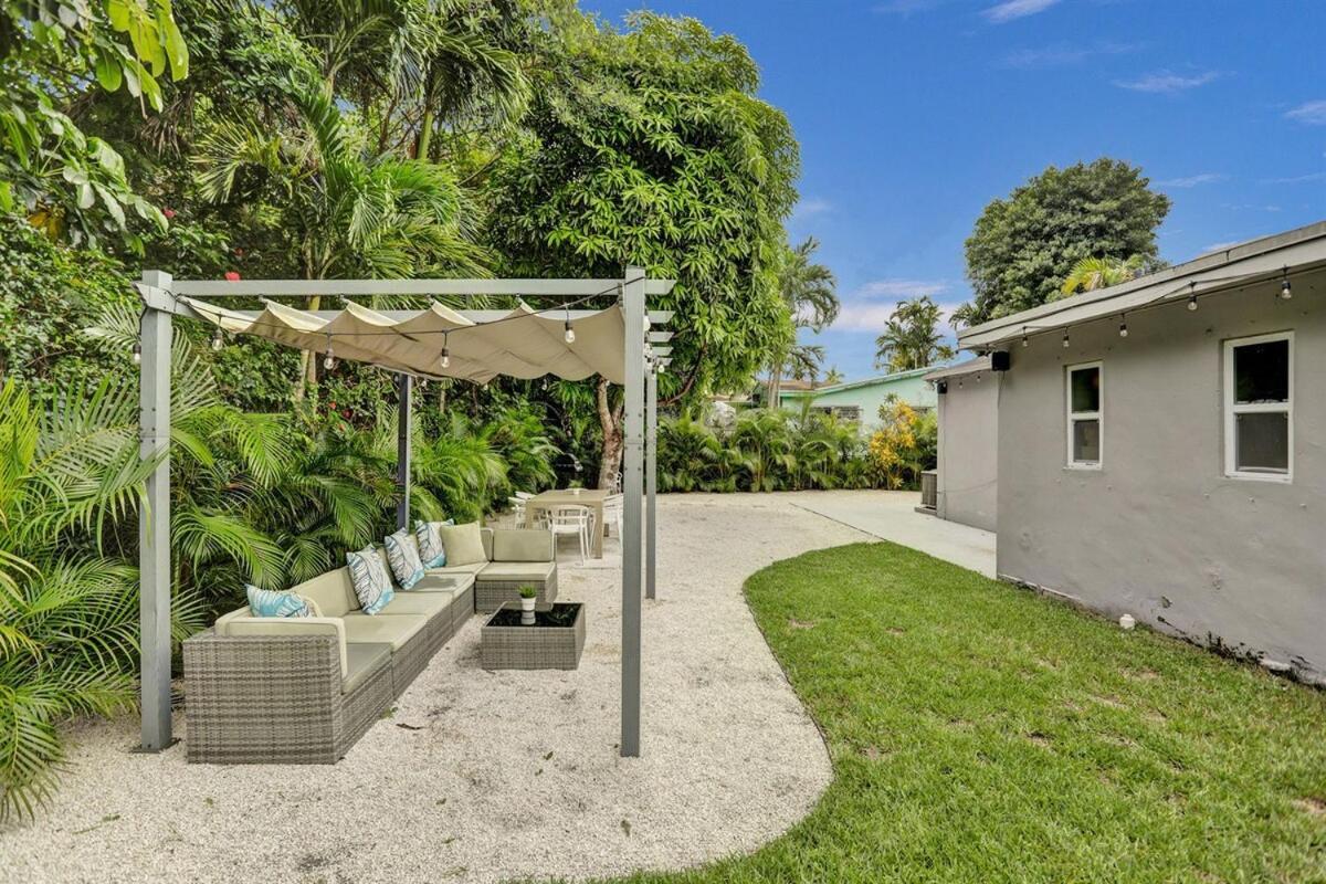 Вилла Miami Getaway 4BR With BBQ & Relaxing Backyard Golden Glades Экстерьер фото