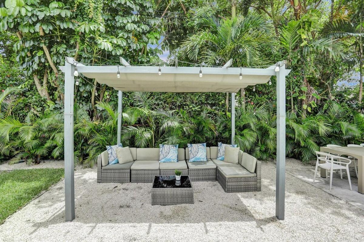 Вилла Miami Getaway 4BR With BBQ & Relaxing Backyard Golden Glades Экстерьер фото